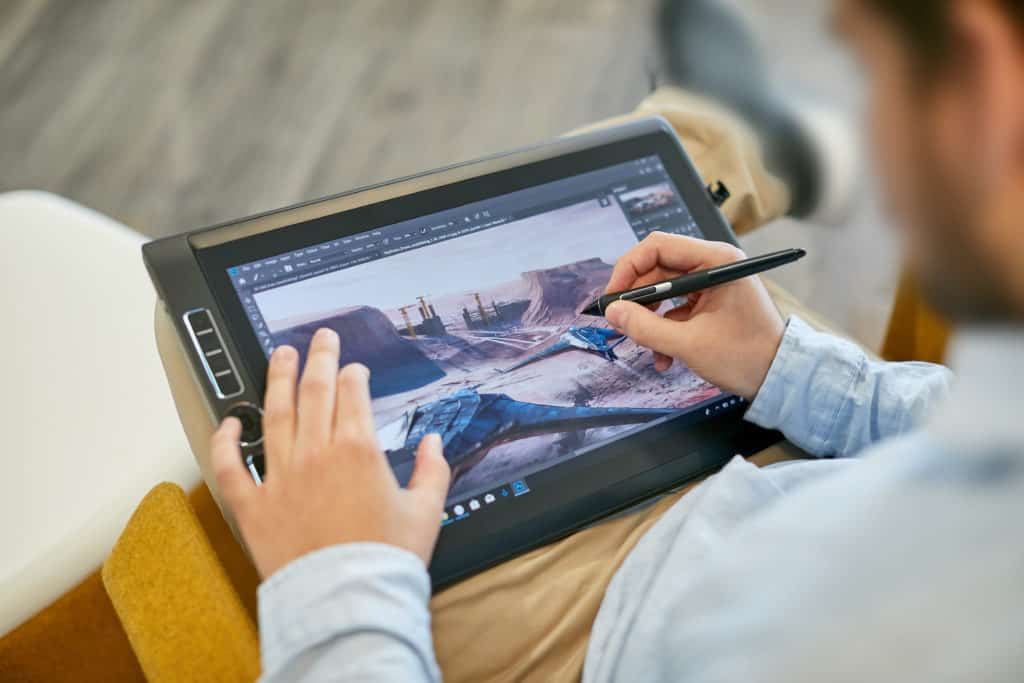 Photo 4 -MobileStudio Pro 16__In-use_4